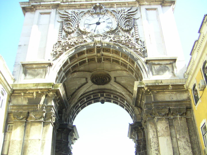 arch at the Praça do Comércio